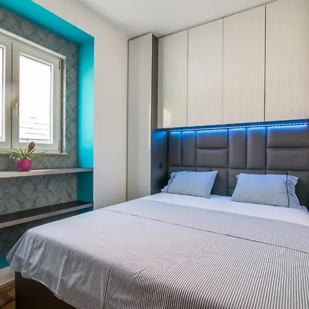 Elis Apartment *